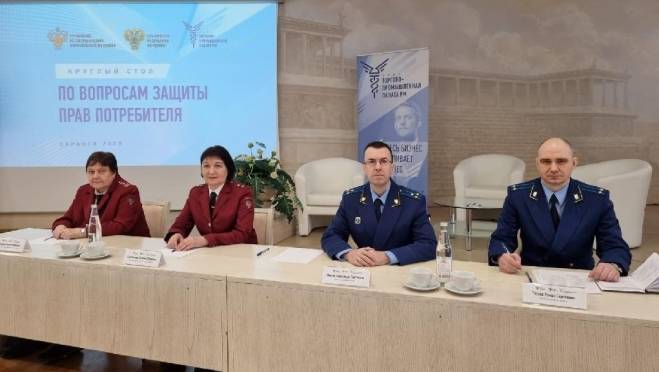 old 120927 Первый заместитель прокурора РМ совместно с главой Роспотребнадзора провели прием граждан по вопросам защиты прав потребителей