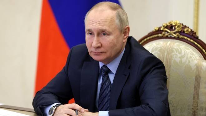 old 120997 Владимир Путин наградил двух рабочих и ветеринарного врача из Мордовии