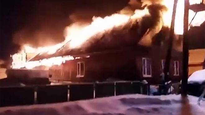 old 121252 При пожаре в частном доме в Томской области погибла женщина