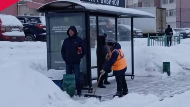 old 121274 1220 человек и 116 единиц техники убирают снег с улиц Саранска 20 февраля