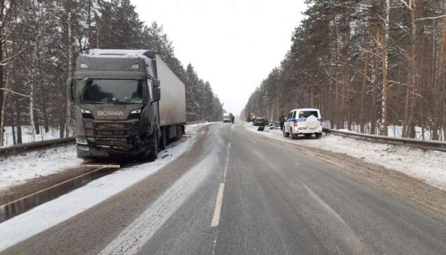 В Мордовии водитель иномарки на полном ходу от отбойника отлетел в грузовик 10 В Мордовии водитель иномарки на полном ходу от отбойника отлетел в грузовик old 121531 В Мордовии водитель иномарки на полном ходу от отбойника отлетел в грузовик