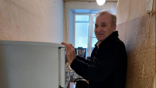 old 121673 «Нет ни родственников, ни детей»: в Мордовии волонтеры купили одинокому пенсионеру холодильник