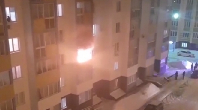 old 121805 В Саранске из горящего дома эвакуировали 30 человек