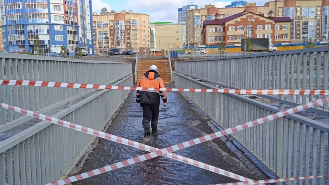 old 122003 Паводок в Мордовии: два моста ушли под воду в Саранске и пять - в районах республики. Движение перекрыто