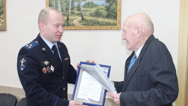 old 122017 Мошенники в Костроме пытались развести 80-летнего пенсионера, но сами попались в его хитрую ловушку