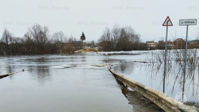 old 122215 Более 200 приусадебных участков и 9 мостов остаются подтоплены в Мордовии