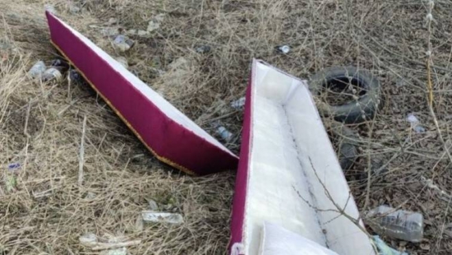 old 122830 На дороге в Смоленской области обнаружили очередной гроб