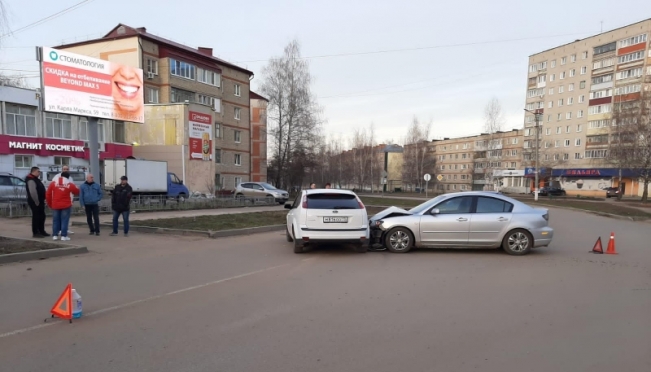 Двое пострадали в результате столкновения двух иномарок в Рузаевке 7 Двое пострадали в результате столкновения двух иномарок в Рузаевке old 122884 Двое пострадали в результате столкновения двух иномарок в Рузаевке