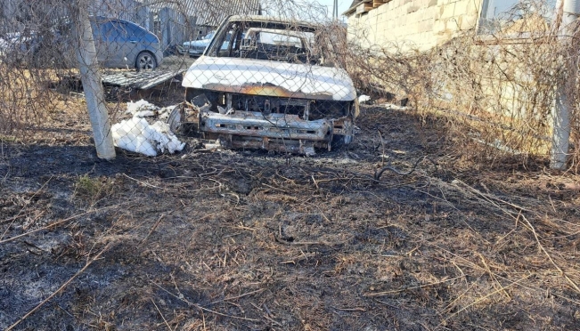 В Кочкуровском районе огонь от сухой травы перекинулся на автомобили 9 В Кочкуровском районе огонь от сухой травы перекинулся на автомобили old 122924 В Кочкуровском районе огонь от сухой травы перекинулся на автомобили