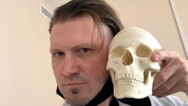 old 123062 Целый арсенал незарегистрированного оружия нашли у известного пластического хирурга в Москве. Зачем ему понадобился пулемет Дегтярева?