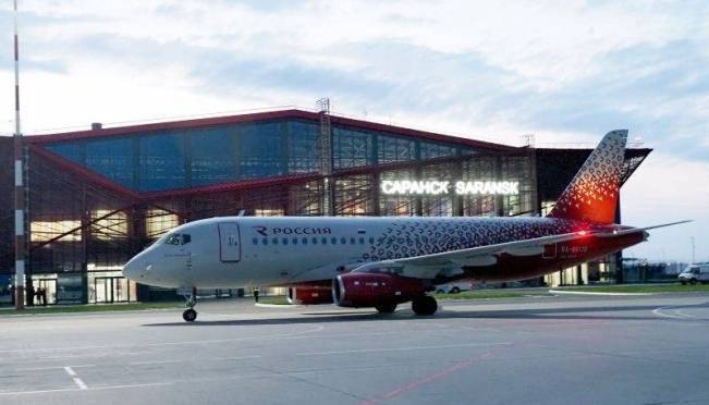 old 123992 В Саранске впервые совершил посадку самолет нового авиарейса