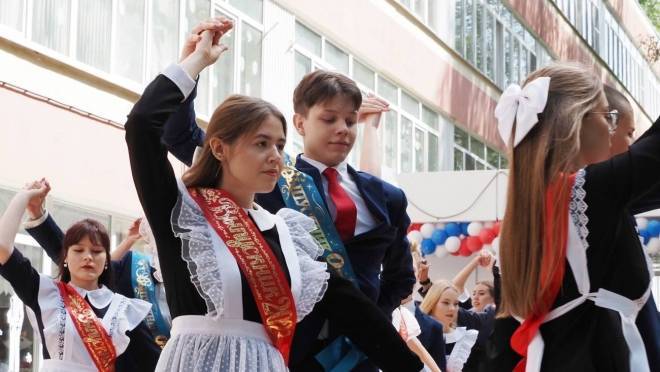 old 124365 Глава Мордовии указал направление выпускникам школ