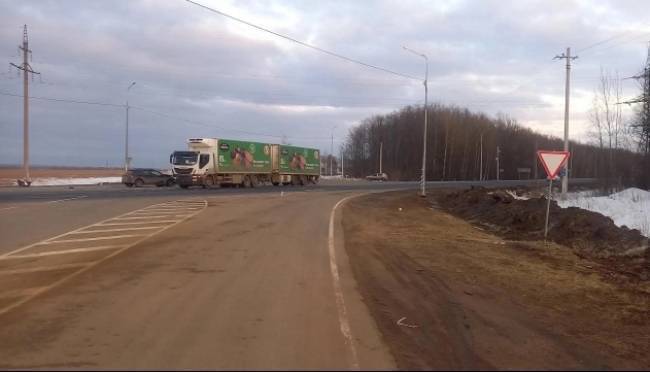 old 124826 В Мордовии ищут очевидцев аварии, когда фура въехала в иномарку