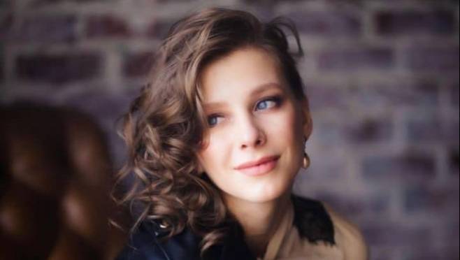 old 126918 «Лицом об лед»: Лиза Арзамасова рассказала, как исправила травму лица