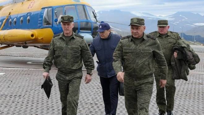Предвестник ядерного апокалипсиса: Шойгу отправился на секретный полигон 8 Предвестник ядерного апокалипсиса: Шойгу отправился на секретный полигон old 127160 Предвестник ядерного апокалипсиса: Шойгу отправился на секретный полигон