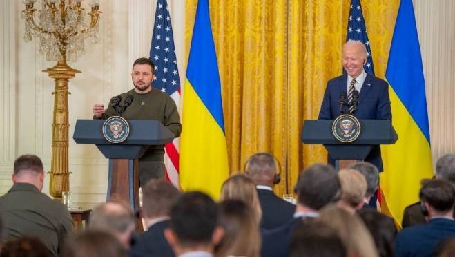 Разведчик из США огорошил: «Зеленский помогает России!» 13 Разведчик из США огорошил: «Зеленский помогает России!» old 127183 Разведчик из США огорошил: «Зеленский помогает России!»
