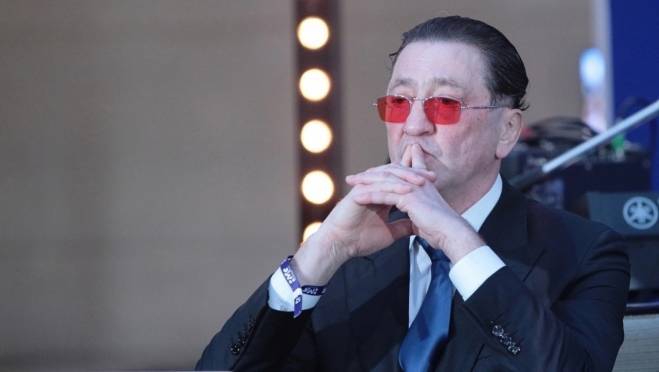 old 127424 19-летняя невеста престарелого Лепса разделась в бане и выложила обнаженные фото в сеть