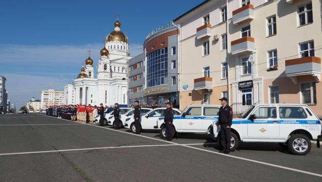 Глава Мордовии вручил полицейским ключи от новых автомобилей 5 Глава Мордовии вручил полицейским ключи от новых автомобилей old 128225 Глава Мордовии вручил полицейским ключи от новых автомобилей