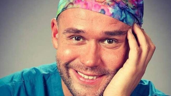 old 128232 Максим Аверин раскрыл секрет популярности «Склифосовского»: монологи написал сам актер