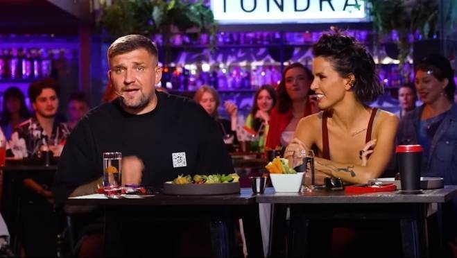 old 128248 Певец Баста назвал «колхозные» песни, которые может спасти только исполнение на английском языке: Стас Михайлов, Надежда Кадышева и «Божья коровка» подверглись критике