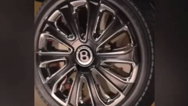 old 129081 Концерн Bentley Motors выпустил транспортное средство ценой в 70 тысяч рублей