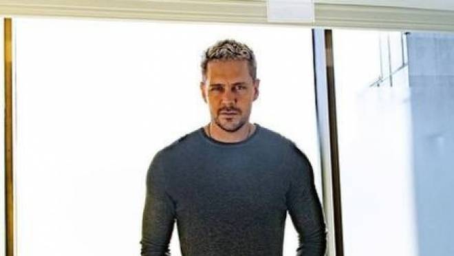 old 129262 Звезда «Холопа» изменил внешность: Милош Бикович снимется в новом сериале