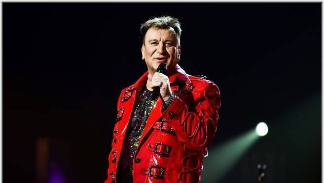 old 129618 Сергей Пенкин поразил публику: артист забрался на балкон во время выступления