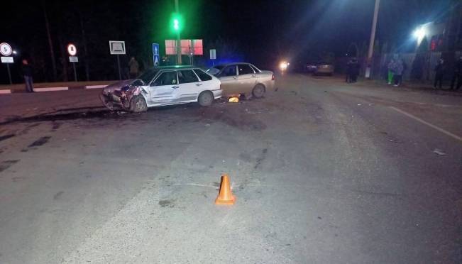 old 129692 В Ковылкине две «Лады» не поделили дорогу – пострадал водитель и пассажирка