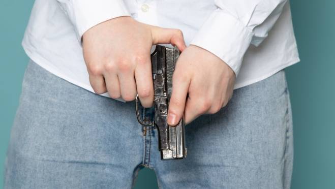 old 129743 В центре Петербурга неизвестный обстрелял школу