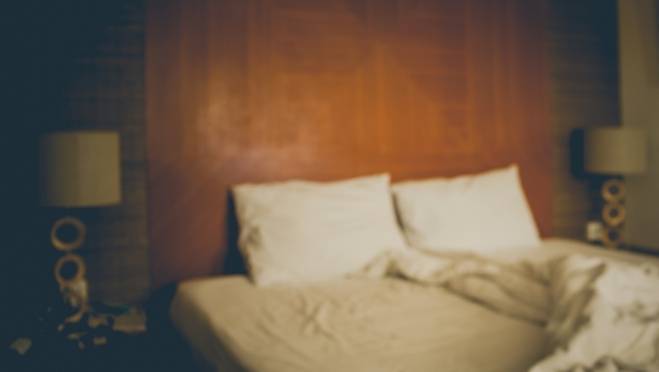 old 129945 Найденную под кроватью девушку в Петербурге должны были выдворить за пределы РФ