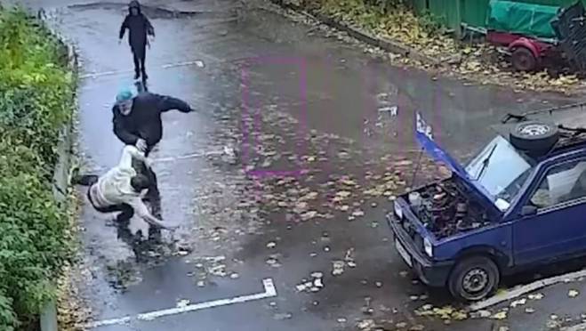 old 130003 В Подмосковье пенсионер вступил в схватку с молодым грабителем, ограбившим школьника, и стал звездой интернета