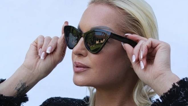 old 130102 Анастасия Волочкова: балерина обновила улыбку на 2,5 миллиона рублей