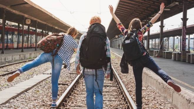 old 130397 Парень-экстремал оказался в больнице после попытки залезть на крышу «Сапсана»