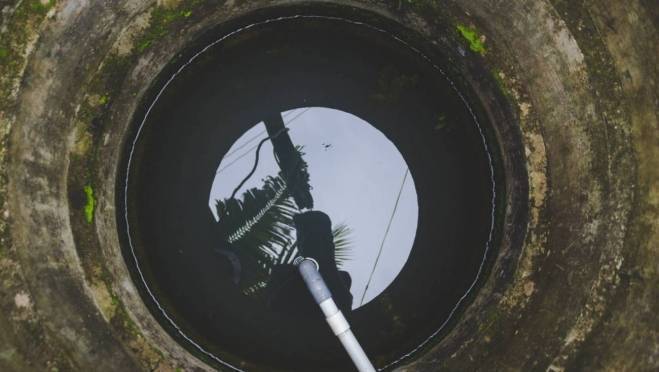 old 130759 В Челябинске ребенок провалился в пятиметровый колодец