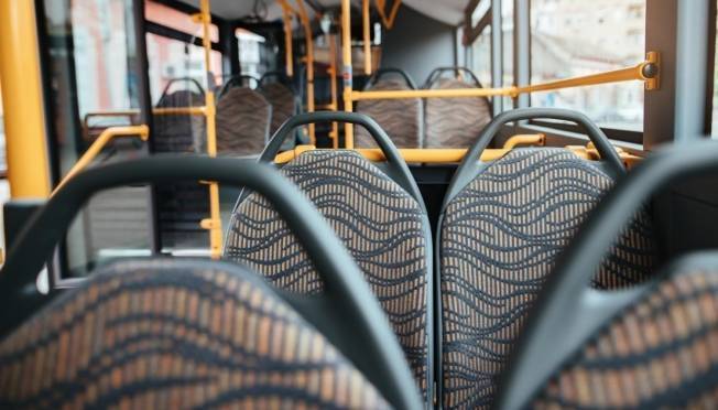 old 130789 В Липецке водитель автобуса зажал ребенка между дверей и протащил его дедушку по земле