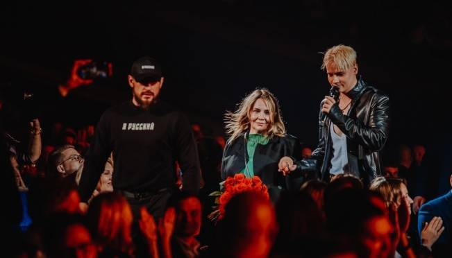 old 130977 «Наш родной человек»: как фанаты SHAMANа поздравили его с Днем рождения