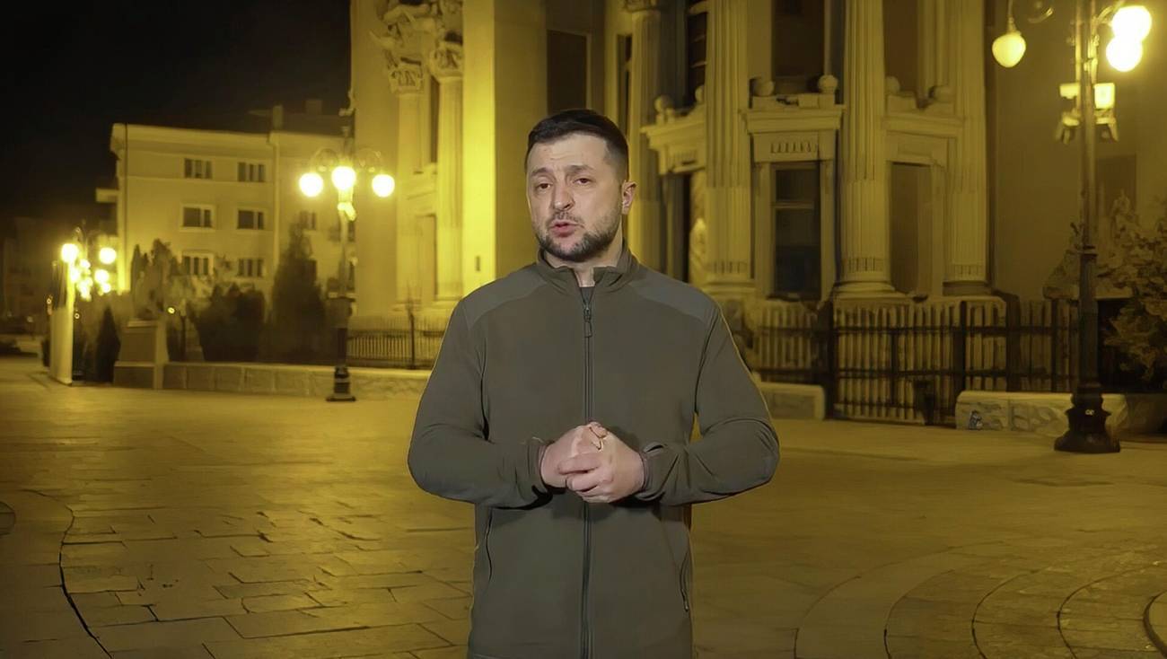 131909 В США призвали Зеленского переодеться