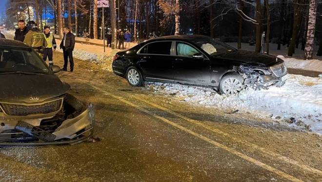 old 131341 Стали известны детали жесткой аварии, в которую после концерта в Петербурге попал рэпер Баста