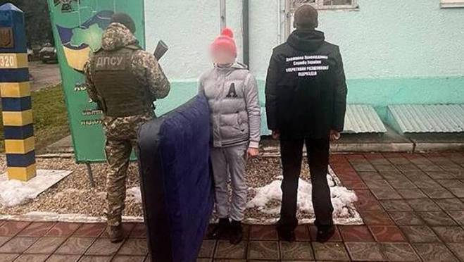 old 131407 Украинец притворился ребенком, чтобы незаконно пересечь границу