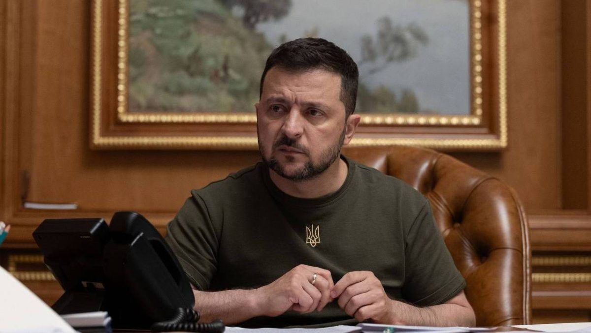 На Украине жалуются, что Россия не дает им воевать с Россией
