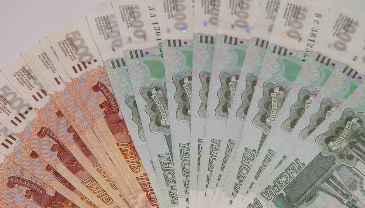 В России хотят урегулировать премирование и начисление 13-й зарплаты