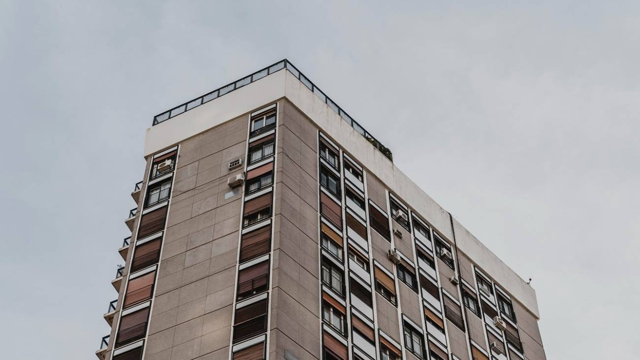 old 132368 В Липецке 13-летняя девочка упала с пятого этажа