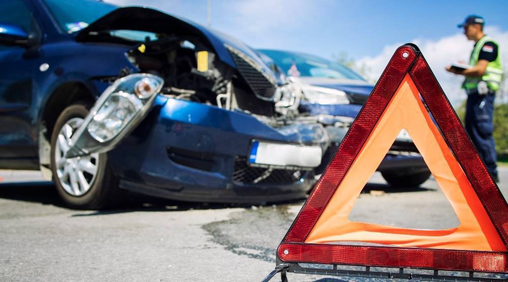 old 132513 Депутат Госдумы на Mercedes Benz устроил ДТП на встречной полосе
