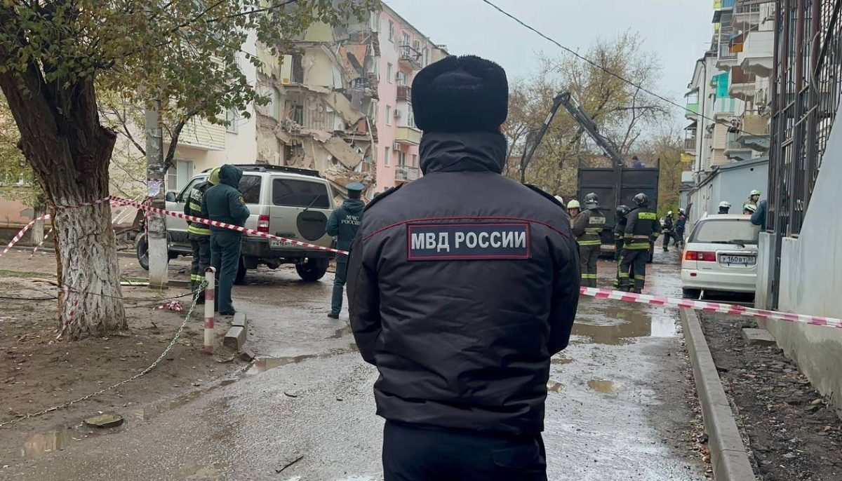 В суде рассказали о наказании мигранту, который в Петербурге жестоко избил полицейского