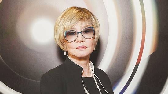 old 132893 Вера Алентова представляет свою книгу на выставке «Россия»