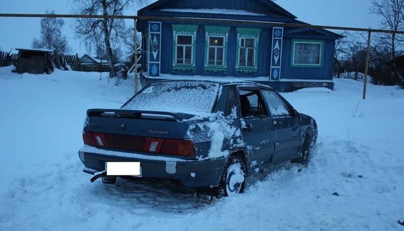 old 132987 Житель Мордовии угнал автомобиль у собутыльника и перевернулся в кювет