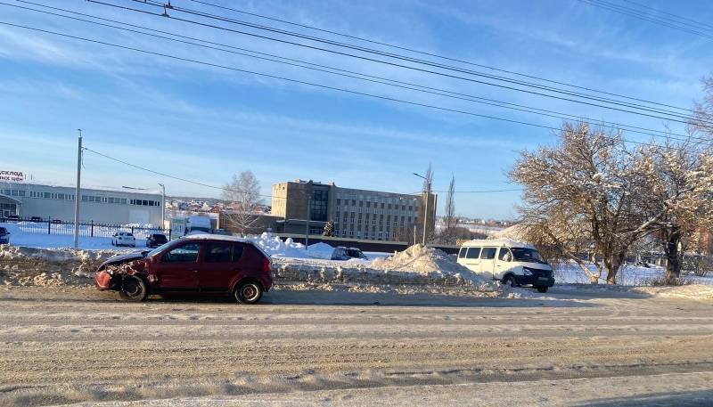 old 132988 В Мордовии девушка разбила две иномарки