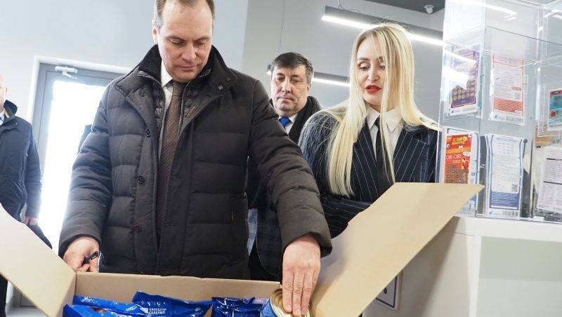 old 134213 Глава РМ отправил посылку в зону СВО