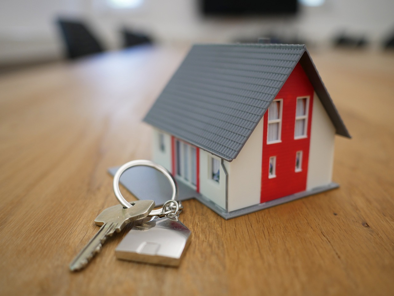build a house 4503738 1280 На Украине у 80-летней учительницы конфисковали квартиру, признав ее сепаратисткой