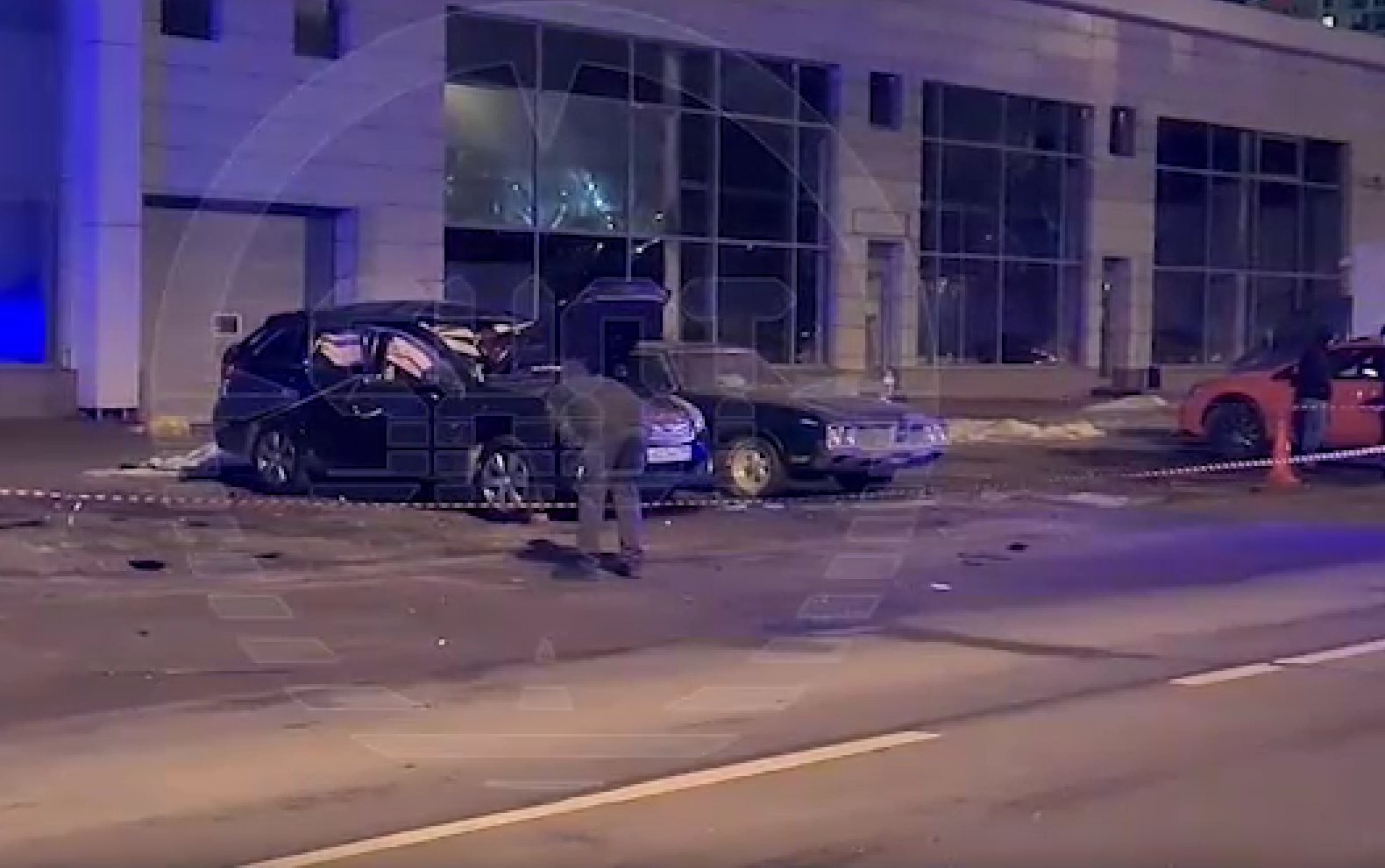 mashina vzorvalas v moskve e1710383510900 Москвичей разбудил ночной взрыв: на воздух взлетела иномарка, водителя разорвало на части